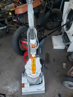 Dyson DC 14 Vacuum