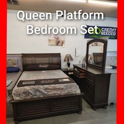 😍 Queen Bedroom Set