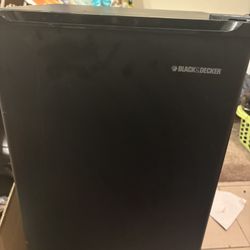 MOVING SALE SMALL FRIDGE + GE WINDOW AC 