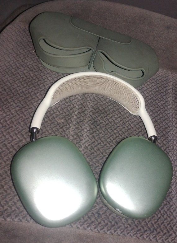 Apple Airpods Max Pro Lighting Green