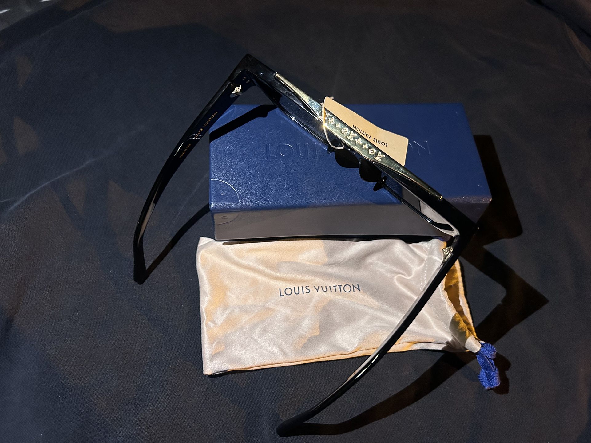Louis Vuitton Men’s Sunglasses 
