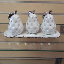 3 Pears & 1 Tray _ Home Decor set ( NEW ) White & Silver. Ceramic.