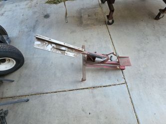 Skeet launcher.