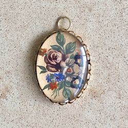 🌺 Beautiful, old fashion floral, new old stock vintage pendant