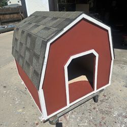 Large Barn dog house 