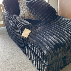 Ashley Midnight Madness Black Onyx 2 Piece Sectional 