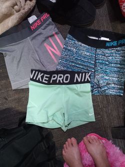 3small Nike Shorts