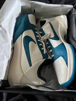 Kobe 5 Caitlin  Clark  “Coconut milk” sz12