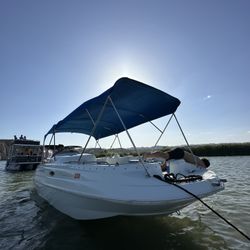 2001 StarCraft Deck Boat