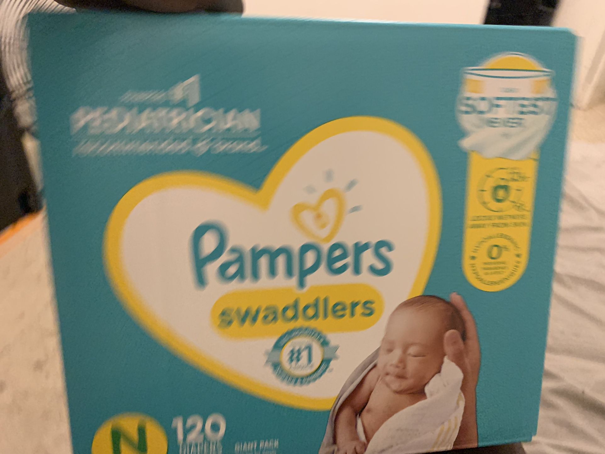 120 Pampers Go Up To 10lb Newborn 