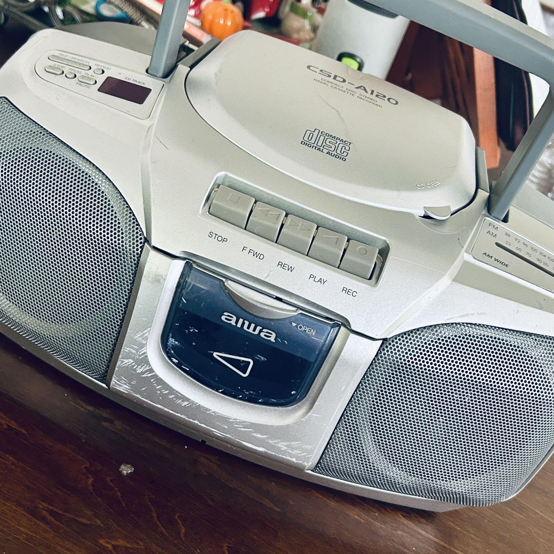 Aiwa CSD-A120 CD/Cassette/Radio AM-FM Portable Boombox Player with manual (Read Description)