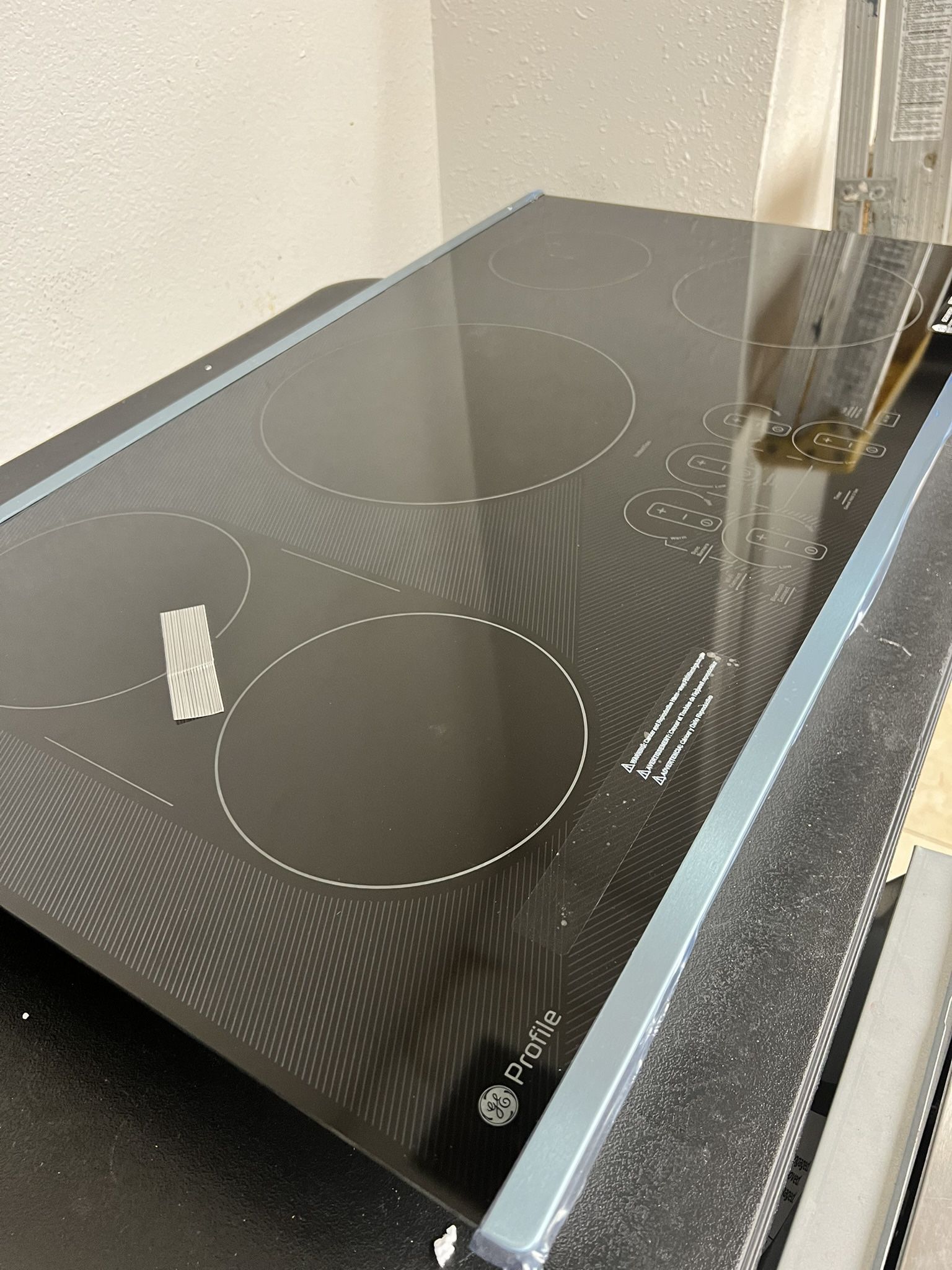 BRAND NEW GE PROFILE 36IN INDUCTION COOK TOP