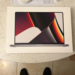 Apple MacBook Pro 16 - M1 Pro Chip - 16GB RAM - 512GB SSD
