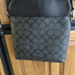 COACH SHOULDER BAG