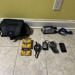 SONY® MODEL HO DCR-TRV250 DIGITAL VIDEO CAMERA RECORDER PLUS 5 NEW TAPES IN GOOD CONDITION 