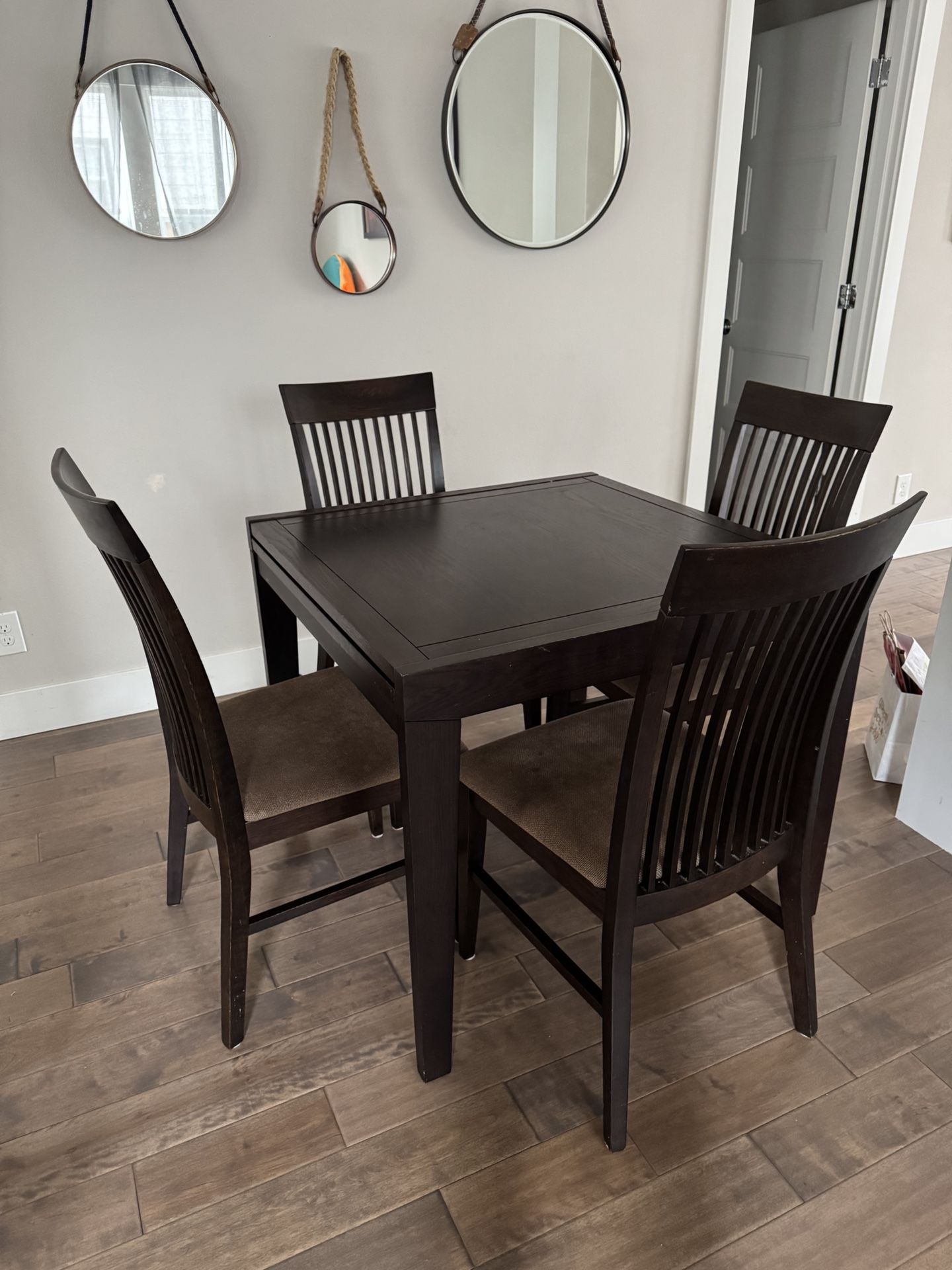 Dania Dining Table With 4 Matching Chairs