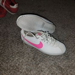 Shoe's 