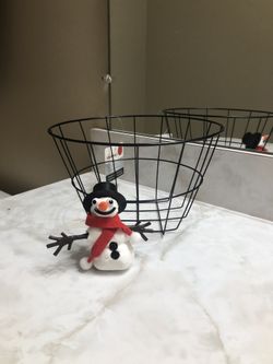 STORAGE ESSENTIALS Wire Storage Basket (Black)