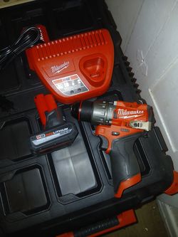 Milwaukee m12 hammer drill