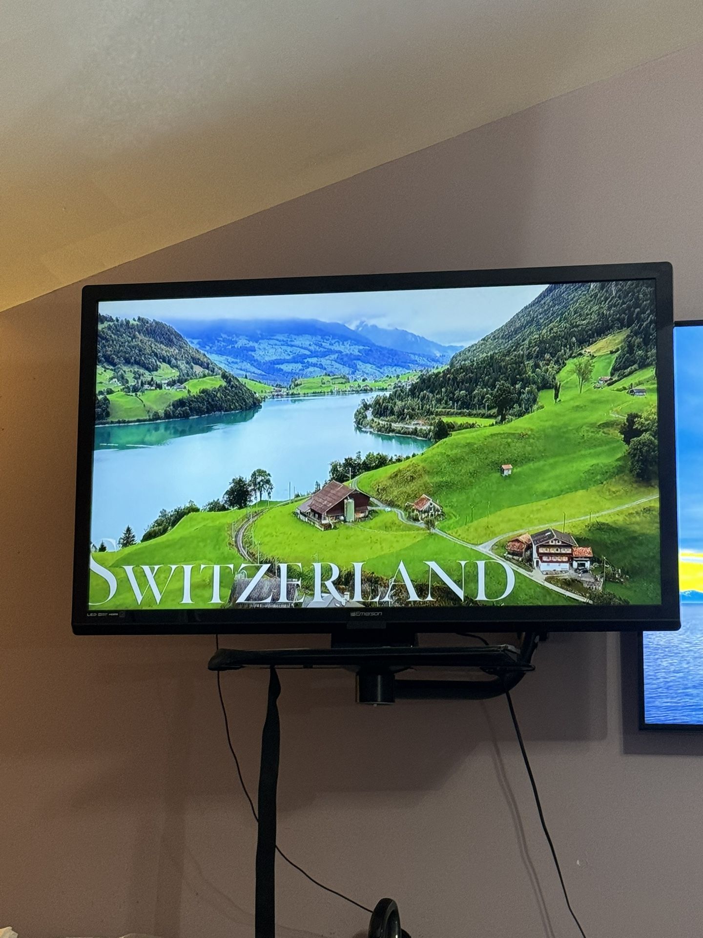 55” Emerson TV w/ wall mount