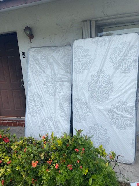 Mattresses: twin, full , queen regular , Colchon Nuevo Colchones plush or pillow top available cama bed mattress Furniture