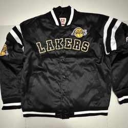 NWT  Ultra Game  LA Los Angeles Lakers  Bomber Jacket Satin Embroidered  Diamond Quilted Interior & Exterior Black Yellow Gold  Men  Size Medium