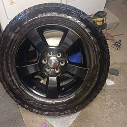 I Have 4 2018 Gmc Chevy Truck Rims And Tires 