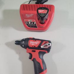 Milwaukee M12 2401-20 Cordless 1/4" Hex Screwdriver Driver (Tool Kit)  12V