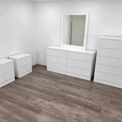⚫️DRESSER WITH MIRROR,  CHEST AND TWO NIGHTSTANDS  ⚪️ CÓMODA CON ESPEJO,  GAVETERO  Y DOS MESITAS DE NOCHE ⚫️