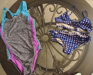 First is girls sz 7 second is girls sz 4/5