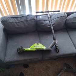 Mad Gear Pro Scooter With Stand 