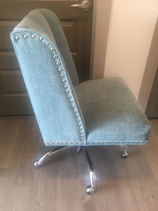 Cute Teal Studded Desk chair for Sale in Memphis, TN - OfferUp