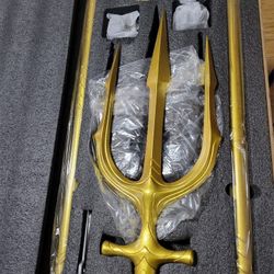 Full size (6 foot plus/ 210cm) Aquaman Steel made Gold Fork Trident Cosplay / Rare Collectible NEW 