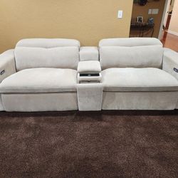 Samba Power And USB Sectional 