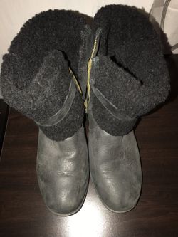 Ugg boots woman size 9