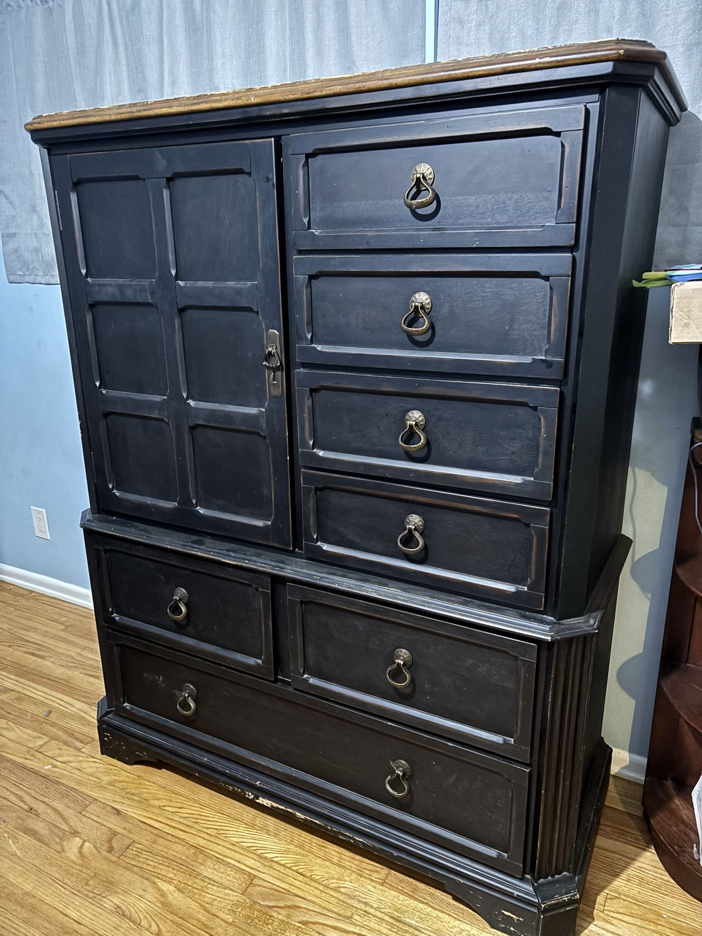 Huge Dresser