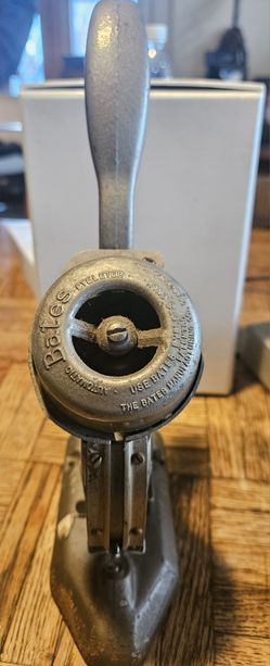Vintage Bates Automatic Eyeleter 