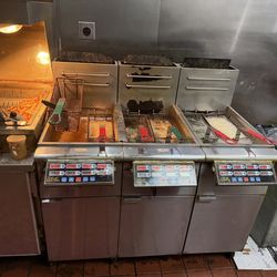 3 Deep fryers