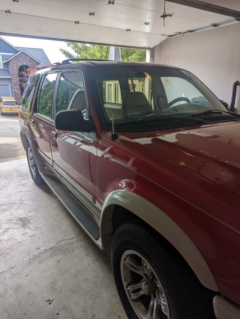 1995 Ford Explorer