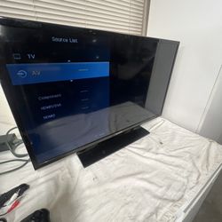 SAMSUNG 32” w/ remote