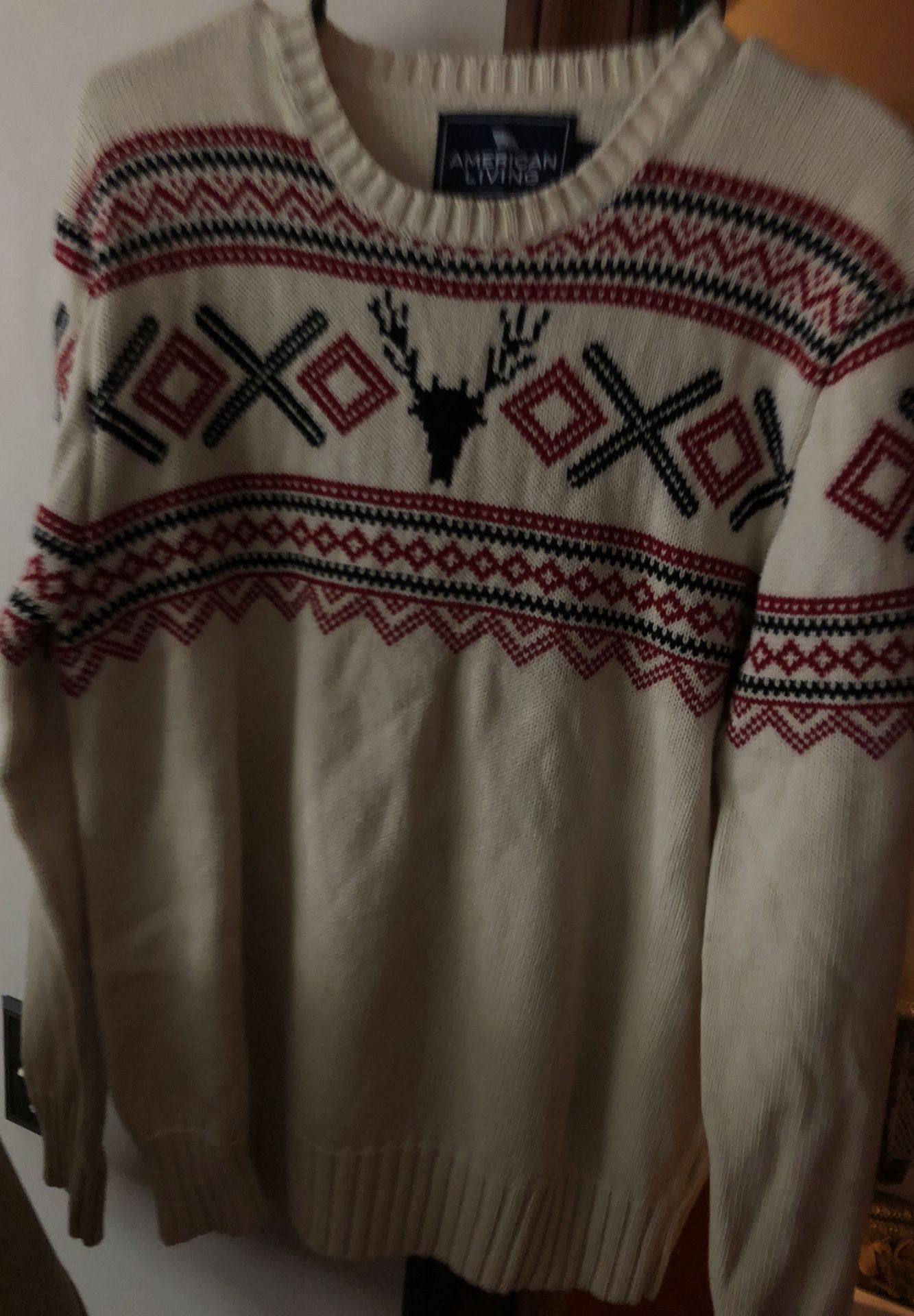 Men’s or women’s winter sweater size med