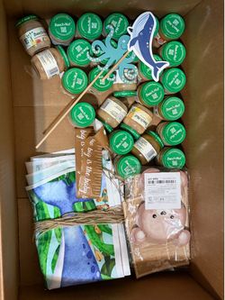 whole box for babyshower / food