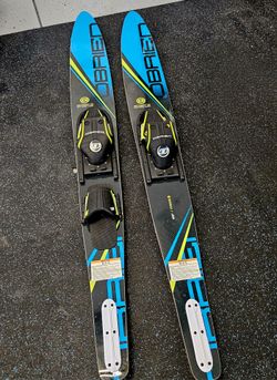 Obrien Celebrity 68 combo skis