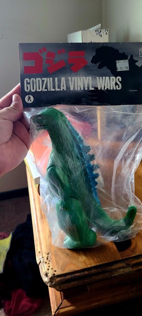 Godzilla J Tail Green Vinyl Wars Medicom