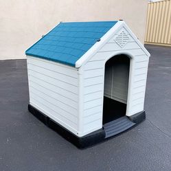 (New in box) $105 Large Outdoor Indoor Plastic Dog House Waterproof, Size 36”x36”x39”
