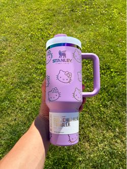 🌺 Hello Kitty Stanley Cup 40oz 🐱