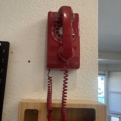 Antique Red Wall, Phone