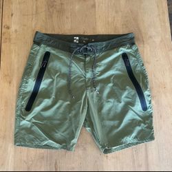 Quiksilver Board Shorts Men’s 34 Excellent Condition