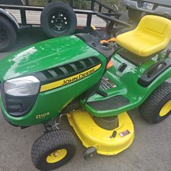 John Deere D105 Riding Mower With Blow Hours