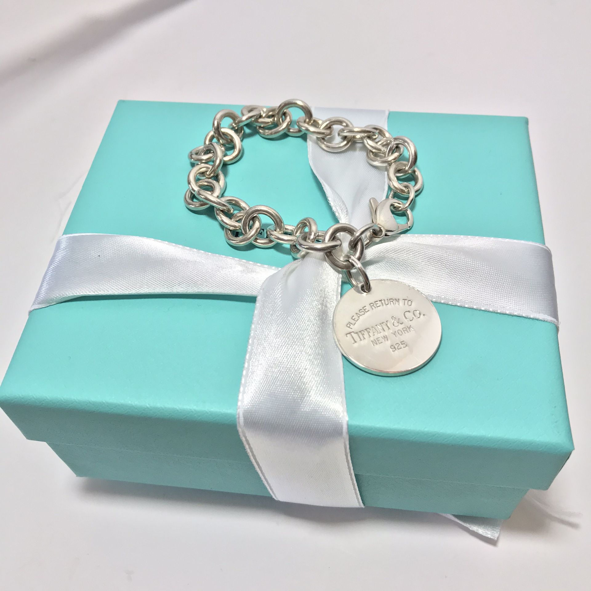 Tiffany&CO Round tag charm bracelet